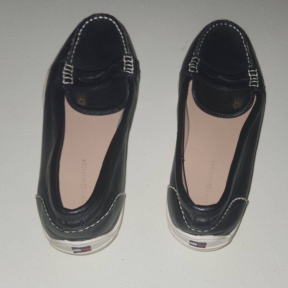 Tommy Hilfiger Black Leather Women's Slip-On Loafers Contrast Stitching Size 8 - Picture 5 of 7